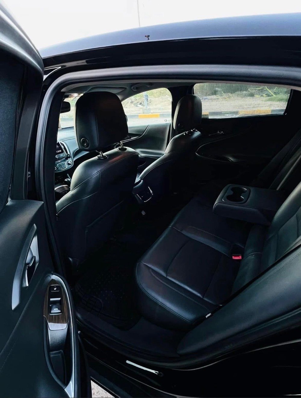 
السلام عليكم 
ماليبو 2019 برمير للبيع  وارد كوري 

السيارة بدون ايرباك و بدون دواخل بيها الباب الخلفي تعديل بارد فقط + هلال الجاملغ بي شبر 

مواصفات البرمير معروفة: 

بصمة 
شاحن لاسلكي 
شاشة ايباد 
عداد دجتال 
لايت لد امامي و خلفي 
لايت امام 3 عدسات 
كشنات جلد + كهرباء 
الكشنات الامامية تدفئة + تبريد  
الكشنات الخلفية تدفئة  
ستيرن هيتر 
حساس امامي خلفي 360 
اوتو ستوب 
اوتو بارك 
نظام المحافظة على المسار 
نقطة عمياء 
مثبت سرعة تفاعلي 
تبريد قطعتين…..

سعر السيارة: 138 وبيها مجال 
مكان السيارة: بغداد 
***********