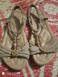 حذاء صيفي • البصرة