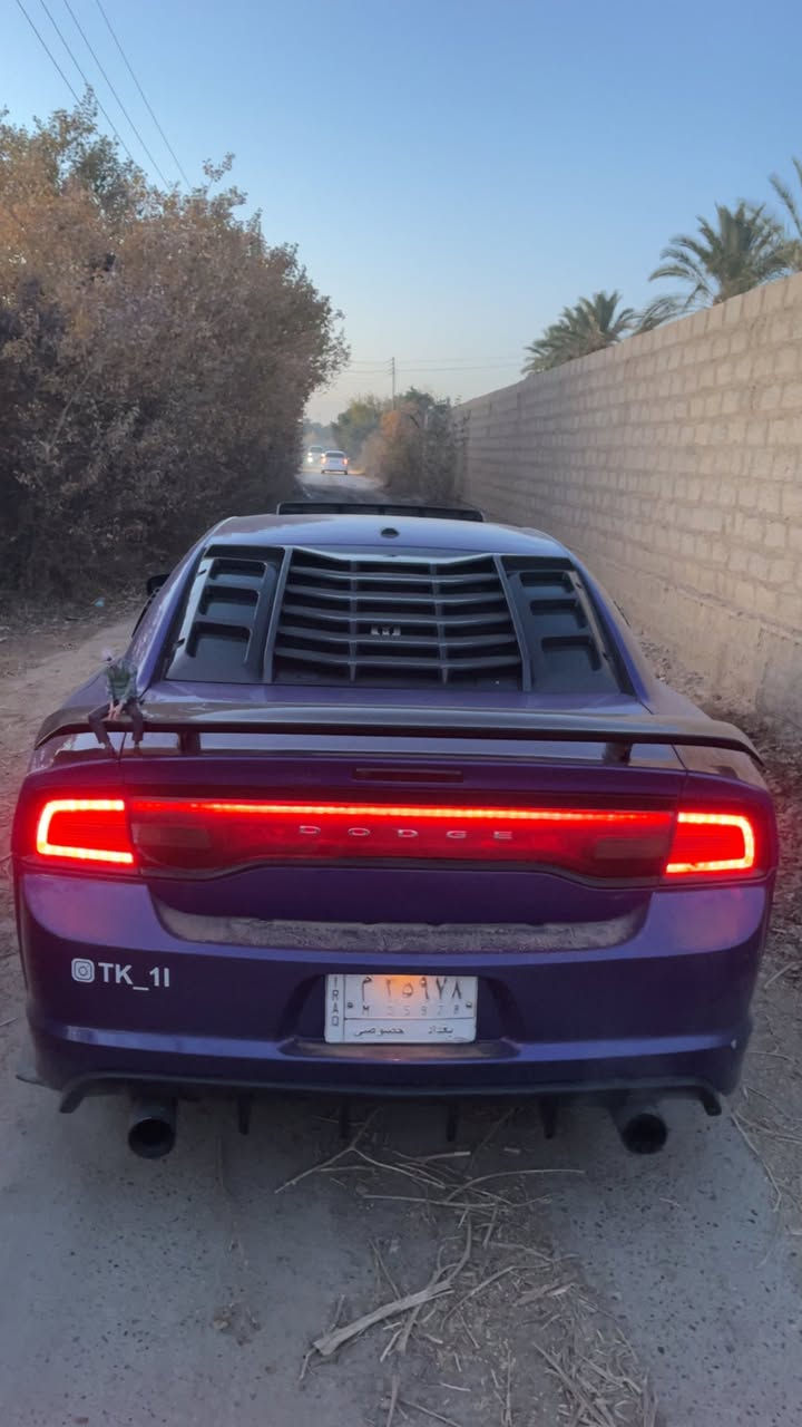 جارجر 2014 RT MAX فول مواصفات 🔥
لون بنفسجي اصل 💜
تدفئه تبريد بالكشنات 
شاشه كبيره
شفتات ستيرن 
فتحه سقف
عليها برمجه مصطفى ايگل ☠️🔥
السياره مصبوغه حزام جماليه اثر تخريب 
رقم بغداد موازي مدفوع وكامل بس تشد لوحات ♥️
مكان السياره تكريت 
رقم الهاتف ***********
