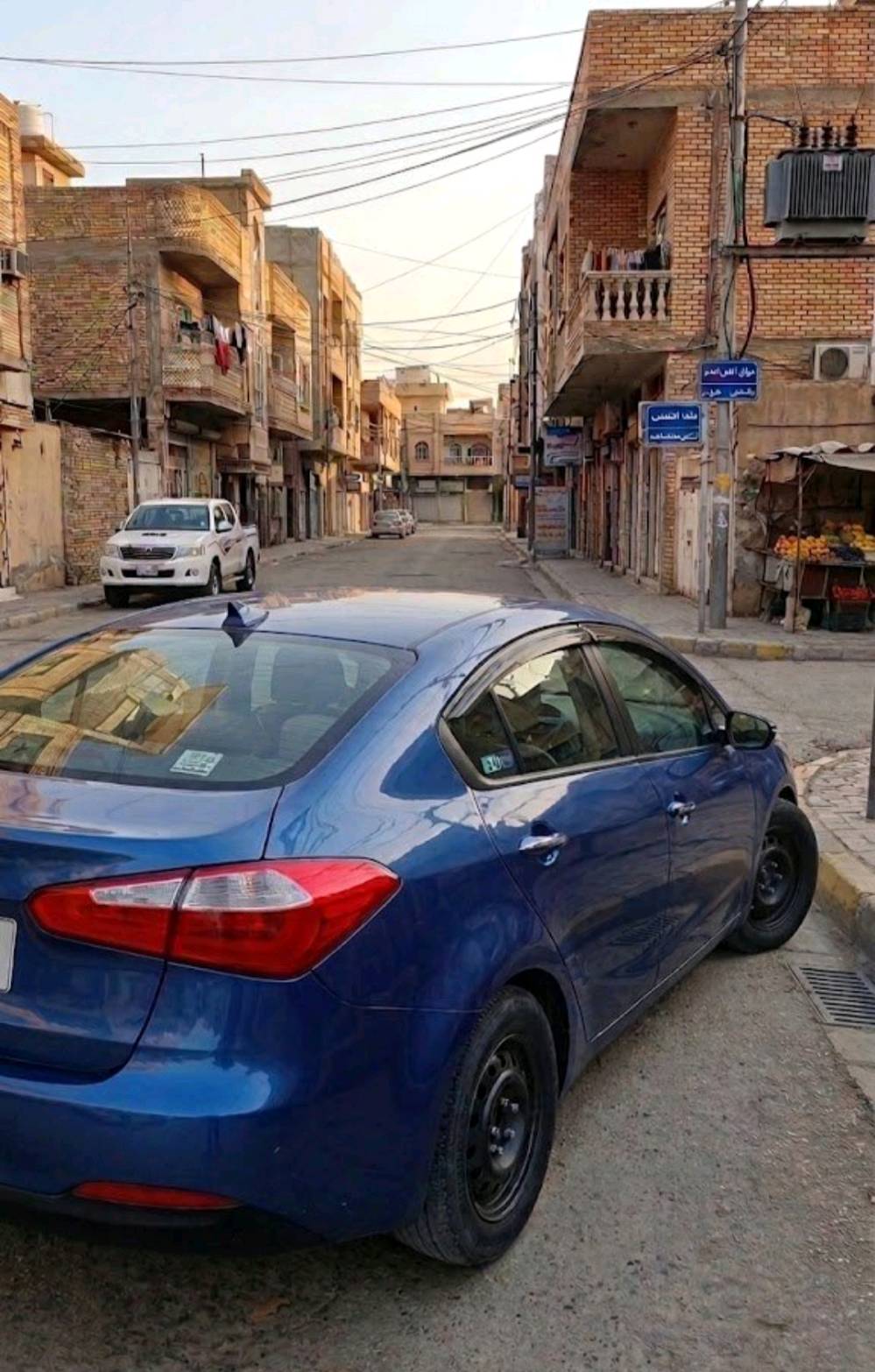 كيا فورتي 2015 - نظيفة جداً وبسعر مناسب 🚗
التفاصيل والمواصفات:
الموديل: 2015، صالون.
المحرك: 1800 CC، (دووش) بحالة ممتازة.
ناقل الحركة (الكير): جيد جداً.
اللون: أزرق مميز.
الرقم: ديالى (مشروع وطني)، تحويل مباشر وبأي مكان بالعراق.
حالة البدي (السيارة نظيفة وما متعوبة):
البدي نظيف جداً، السونار يقرأ تبديل جاملغ يسار لكن عند الفحص (فتح براغي فقط) يعني "ما متبدل".
باب السائق فيه (كلير) فقط للتجميل.
يوجد (بارد) وتعديل بسيط جداً في خشم البنيد.
صبغ في "الدوسة" جهة اليمين فقط.
الإضافات والخدمات:
التبريد: تبريد ثلج، تم تبديل المجموعة بالكامل والسيارة جاهزة للصيف.
المنظومة: مضاف لها منظومة غاز حديثة واقتصادية وتعمل بكفاءة عالية.
الحدادية: حدادية جديدة وتايرات نظيفة، السيارة "كشر ومحرك" جاهزة من كلشي.
المكان: بغداد.
للتواصل والاستفسار: ***********.