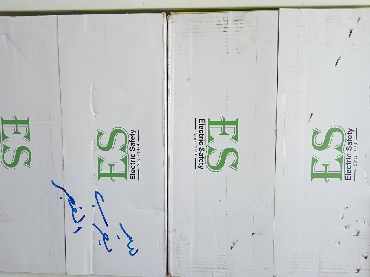 تم بفضل الله تعالى وصول مجموعه من البطاريات والانفيرترات والالواح الشمسية لتجهيز الزبائن بمنظومات طاقه شمسيه حسب الطلب وبأنسب الأسعار ***********
