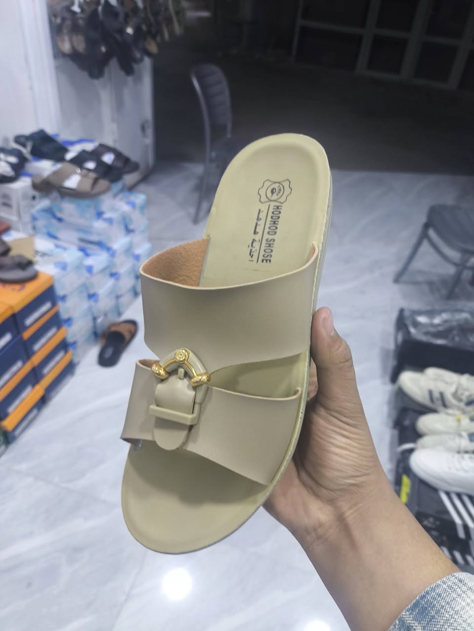 السلام عليكم شحاطات  شبابي صنع ايراني درجة اولئ شركه الهدهد
16قطعه قياس 36

20قطعه قياس 37

18قطعه قياس 38

10قطعه قياس39

5قطعه قياس40
////تفيد اهل التنزيلات لو تبيعه ب3 هم ما خسران//////
سبب البيع //// تصفيه محل( (عزلت)))
تجيك الالوان عشوائي هنه نفس الي بل صوره بس مادري مثلا اللون الاسود كم قطعه ماحاسبهن بس هنه يجنك نفس الالوان الي بل فيديوتصفيه محل عدد القطع 69 قطعه اني ماخذه جمله 3000 هسه تصفيه محل اني ابيع شلعه او نص شلعه سعر القطعه 2500  اقل من السعر الجمله، توصيل موجود للتواصل ***********
