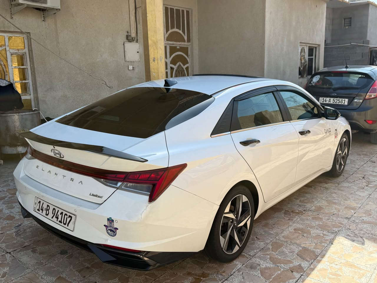 الانترا 2022 فول مواصفات لمتد 
رقم بصره معوقين 
وارد أمريكي حادث جاملغ وبنيد وبارد باب 
مكينه 2000 دوش 
بصمه تشغيل بصمه أبواب 
فتحه بسقف شاشه جبيره كاميره خلفيه 
حساسات خلفيه إشاره مرايات 
مانع انزلاق تحديد مسار 
لد امامي ولد خلفي تحكم استيرن 
سايد بريك دكمه فول الفول  
جاهزه مكينه كير كفاله 
حداديه طخم تاير كله جديد 
تبريد ثلج 
سياره نضيفه وجديده 
وبسعر مناسب 117 بيها مجال 
مكاني البصره الشراي يتصل 
*********** البصرة, العراق
