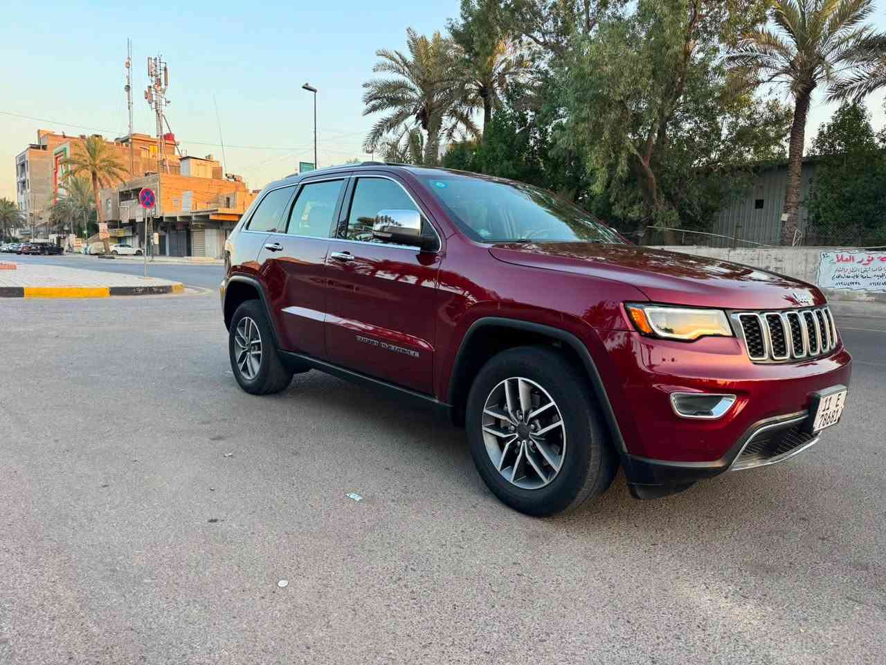 جيب لمتد موديل 2021 ماشيه 51 الف محرك 6 سلندر 3600 لون ماروني سلايد كشنات جلد اصلي لون احمر وكهرباء وتدفئه وخزن ميموري شاشه جبيره صندوك كهرباء وحساس خلفي وكامرا ورادارات جانبيه ولايت زنون اصلي حادثها جاملغ وشويه بالبنيد البنيد مصلح على كده والجاملغ مبدل لون بلادي بدون صبغ و بدون دواخل وبيها اير باك ستيرن ودشبول وصور الحادث موجوده السعر 23000$ 
*********** بغداد, العراق
