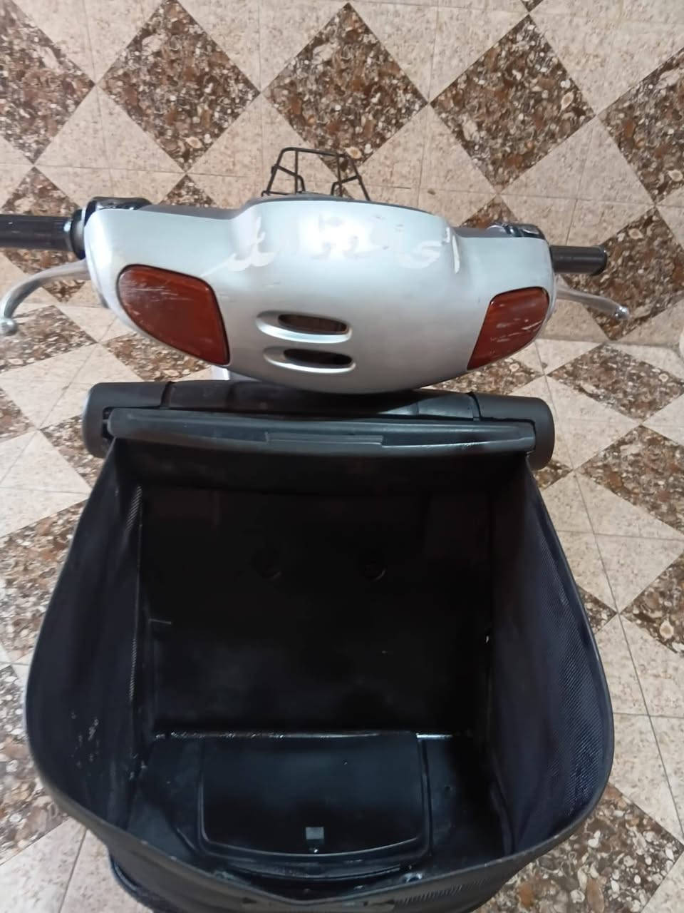 يالله سلام عليكم شباب منغولي للبيع مامفتوحه دراجه خرسه شلعه قويه لايت شاير هورن دشبول كله شغال نقصه بس باتري بلاديه سعره260مكاني كربلاء حي نضال يم المستوصف بضبط ***********بل خدمه
