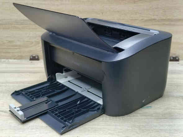 طابعة كانون موديل lbp 6030 اسود وابيض ليزري مستعمل بحالة ممتازة سعر الحبر 10 الف تطبع 1600نسخه نوع الحبر باودر سرعة طباعة 18 ورقة بالدقيقة وجه واحد طباعة فقط 🚦سعر الطابعة 120 الف 🚦مع كاترج جديد وكيبل كهرباء وكيبل كومبيوتر وقرص تعريف للطلب *********** / *********** يوجد توصيل لكل المحافظات بضمان تشغيل وفحص....
#الصفوة
#طابعتي
