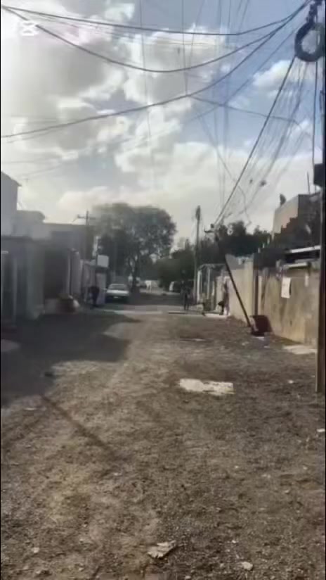 سلام عليكم بيت تجاوز للبيع عنوان رئاسه قرب سوق الرئاسه سعر 30 رقم ***********
