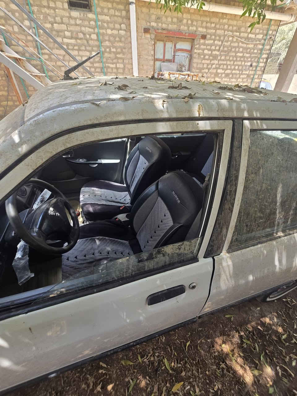 السلام عليكم سايبه موديل ١٥ خصوصي
سياره جاهز للاخير فقط بيه ملاحظات بسيطه بالكشر قليل سياره باسمي 
مكان السيارة بغداد جسر ديالى 
السعر ٣٥ ورقه 
للتواصل واتساب او اتصال 
***********
