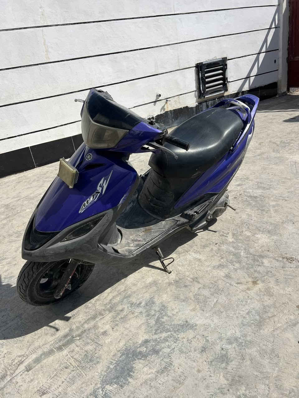 السلام عليكم ماكس 140 للبيع الدراجه (كايمه) الدراجه كهربائياتها كلها شغاله ونضيفه ومكينتها ناعمه (ممفتوحه) اوراقها كامله مكاني الصابيات او الدوانم مال شعله السعر  300  التواصل خاص ومتوفر واتساب ***********
