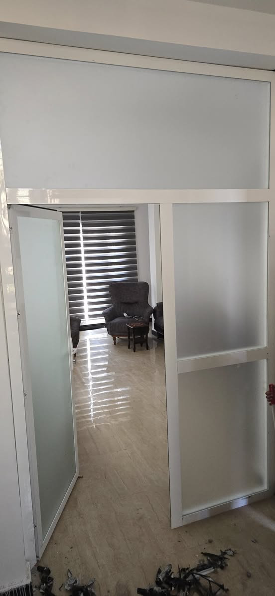 العنوان شارع ساحه الاحتفالات *********** واتساب..
