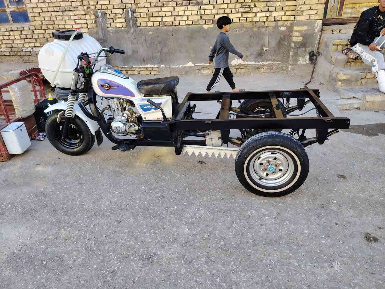 سلام عليكم ستوته للبيع مودي 12 اوراق كامله وجدد وكيلهه سيد شهاب ستوته تعمير كله جديد محرك اول تبديلت دهن كارتون تجي وتكلب وتقتنع ونسولف تواي ابو الخطه جدد تاير كدام امس شاده جديد ***********
