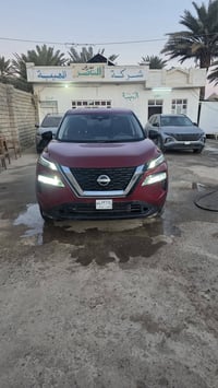 بسم الله الرحمن الرحيم  للبيع.... نيسان روج 2023 تشغيل بصمه  مواصفات S...
