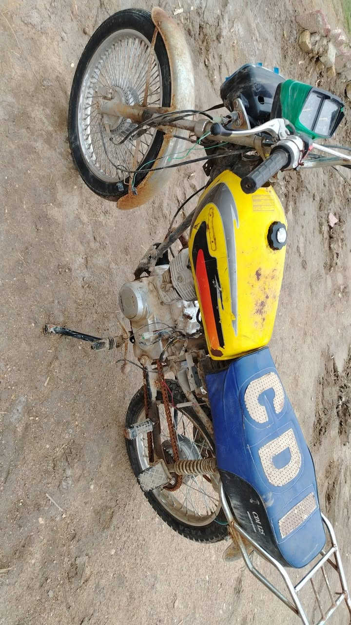 السلام عليكم الدراجه كلك سعر  175 وبيها مجال  استفسار اتصل على الرقم ***********
