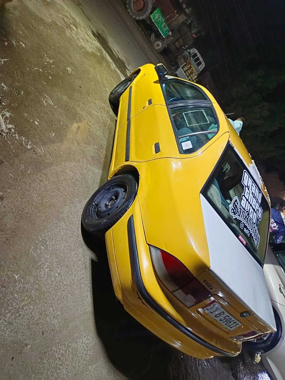 سلام عليكم سمند للبيع موديل 2012 رقم بغداد انكليزي بسمي 
مصفره من كلشي مكفوله من الظربه بيه بس بنيد طاير وبنيده نفسه كير ومكينه فرنسي مكفولات تتفئه تبريد ثلج صدر 50 بل 100 مشط جديد درايم شفتات جدد كهربائيّات كله شغاله لايت زنون الاصلي نهار شاشه اندرويد سستم سماعات السعر 29 وبي مجال السياره يرادله تلحيظات بصيطه مكاني بغداد الزعفرانيه *********** ترهم مراوس حسب القناعه قصط مابيع رجٱ
