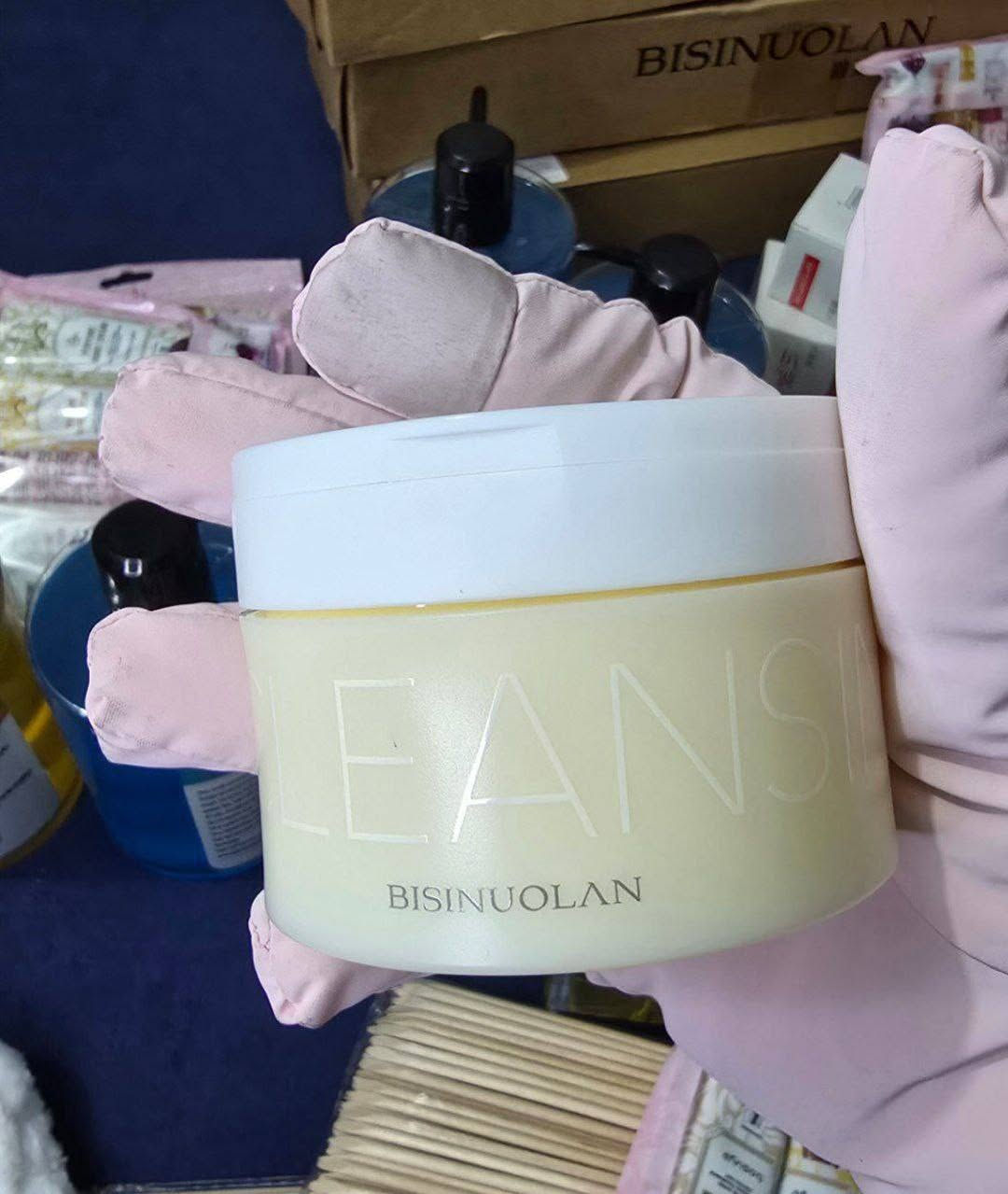 متوفر عنايه  وزيوت امزون 
الي يردهن شلعه موجود 
ومفر القطعه ع الف والفين و3 الف 
توجد خ0مة توصيل


**إذا كنت صاحب هذا الإعلان وتريد حذفه لأي سبب، رجاءا أرسل رسالة إلى الدعم الفني**