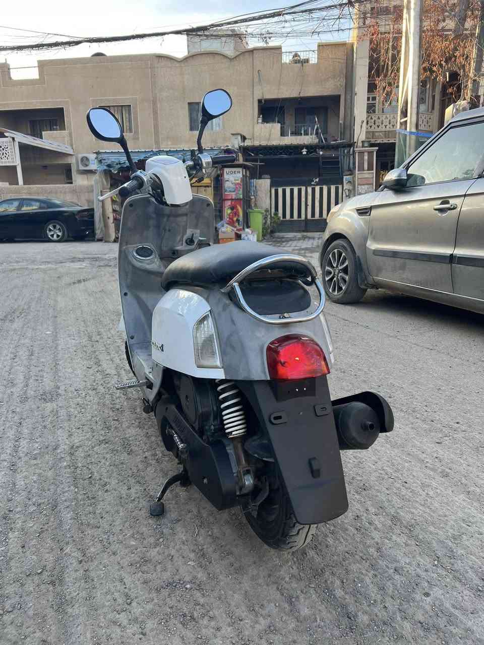 السلام عليكم 
ماكس بوليس للبيع دراجه بلاديه مكفوله كفاله عامه مكينه خرسه ما تسمع صوتها كهربائياتها كامله نكره سلف بكل وقت قفل ستيرن قفل اكسل كامله دراجه ما ناقصها شي السعر 650 وبيها مجال رقمي *********** مكاني الاعظميه
