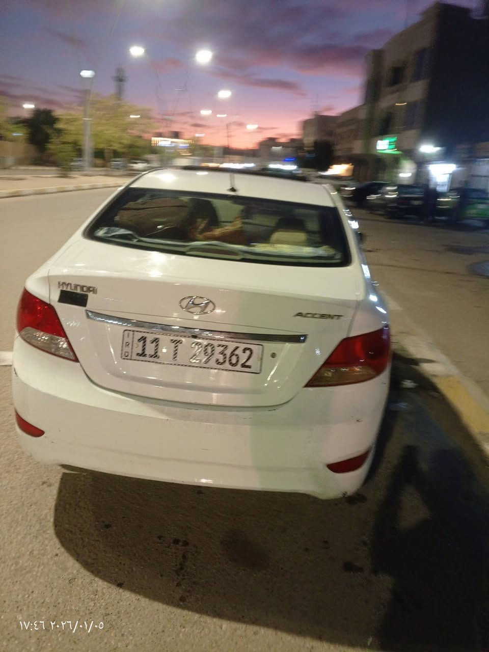 السلام عليكم اكسنت 2012 خليجي
بيها اربع قطع صبغ  رقم بغداد انكليزي تحويل مباشر 
مواصفات فتحه + تحكم استيرن + تدفئه تبريد كامله السياره والكمال لله السعر 90 وبيها مجال الرقم ***********4
