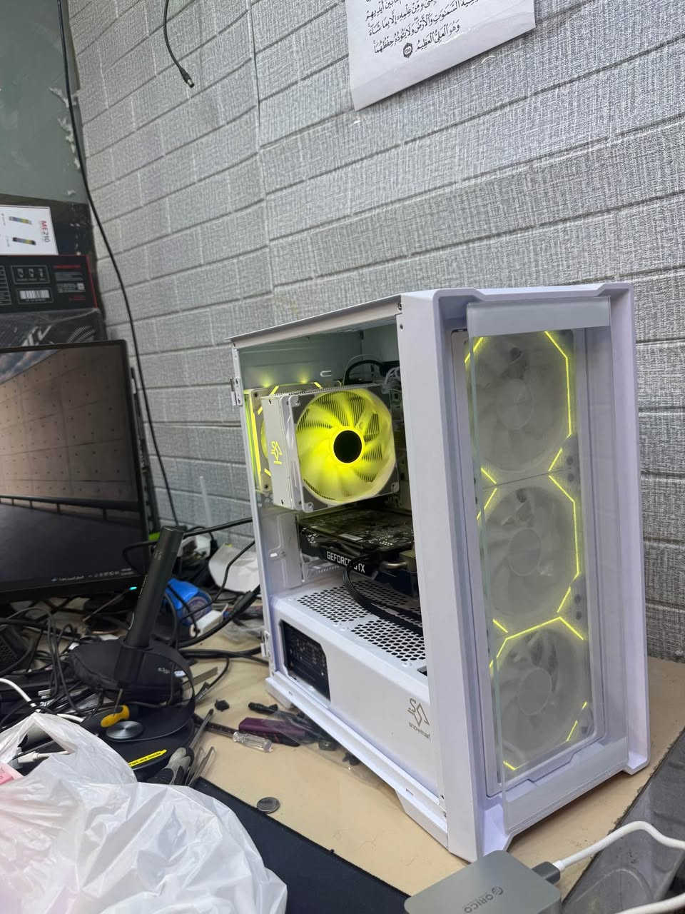 Pc gaming ***********
R5 5500
B550
1660ti
550w psu
1TSsd 
Ram16 
Coolaer snoman
Cars snoman أربيل, العراق
