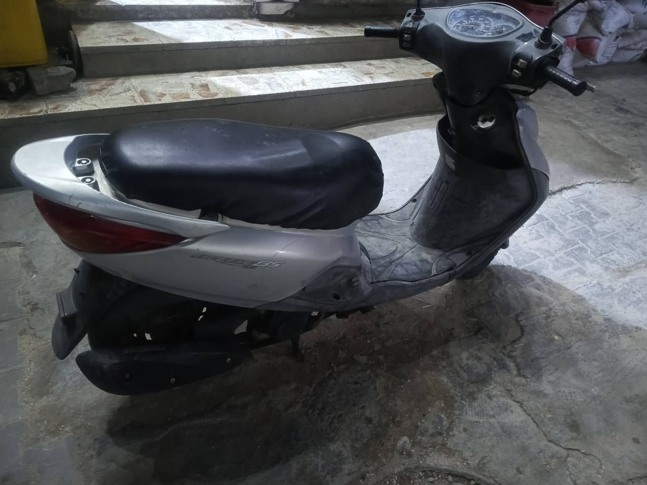 سلام عليكم دراجة البيع دراجة رمبة ما مفتوح برغي بيها الرقم *********** تواصل وتساب
السعر 850وبيها مجال بصيط
