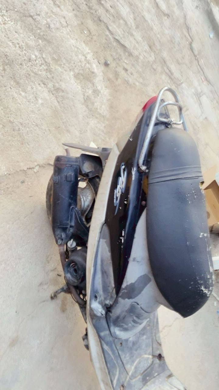 السلام عليكم دراجه ماكس دراجه بلاديه شلعه ومعدل دراجه بلاديه خير من الله دواخلها  سعرها450 بدون عمله ***********مكاني الامين الثانيه
