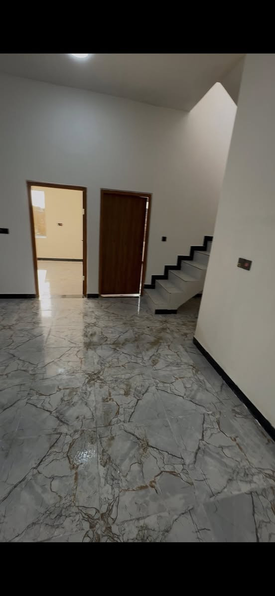 بيت البيع مساحه 220 تاخذ لبيت مفتاح من+ مقاسل +ماطور +كيزر+مقطوره ماي حلو +مقطوره ماي مالح+ شغل 100/100 عنوان لبيت شط العرب باب الهوى  ملك صرف زراعي مالك ارض عراقي سعر بلاش 75 وبي مجال قليل الافتفسار. ،، اتصل … ***********
