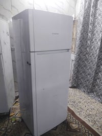 ثلاجه كبيره كلش للبيع تجميد فول السعر 150نضافه 100/100  الرقم 07783430...