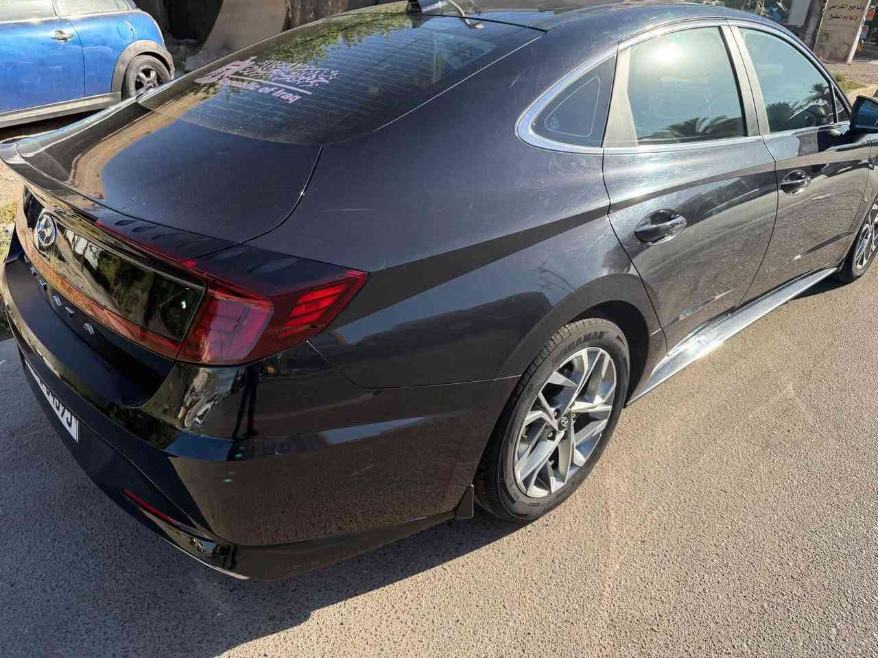 سوناتا ٢٠٢٣ محرك ٢٥٠٠ سيارة ماشية 💯ك م فول سيارة قطعتين تبريد شاشة كبيرة تبريد بيانو نظام تزحلق رادار امامي خلفي حانبي بنيرانة سيارة لون اسود كذاب على حبري لون سيارة خير من الله بيها بعض شخوط في الجوانب رقم *********** بيها مجال رايدها ١٥٥ وبيها مجال حك جية بغداد, العراق
