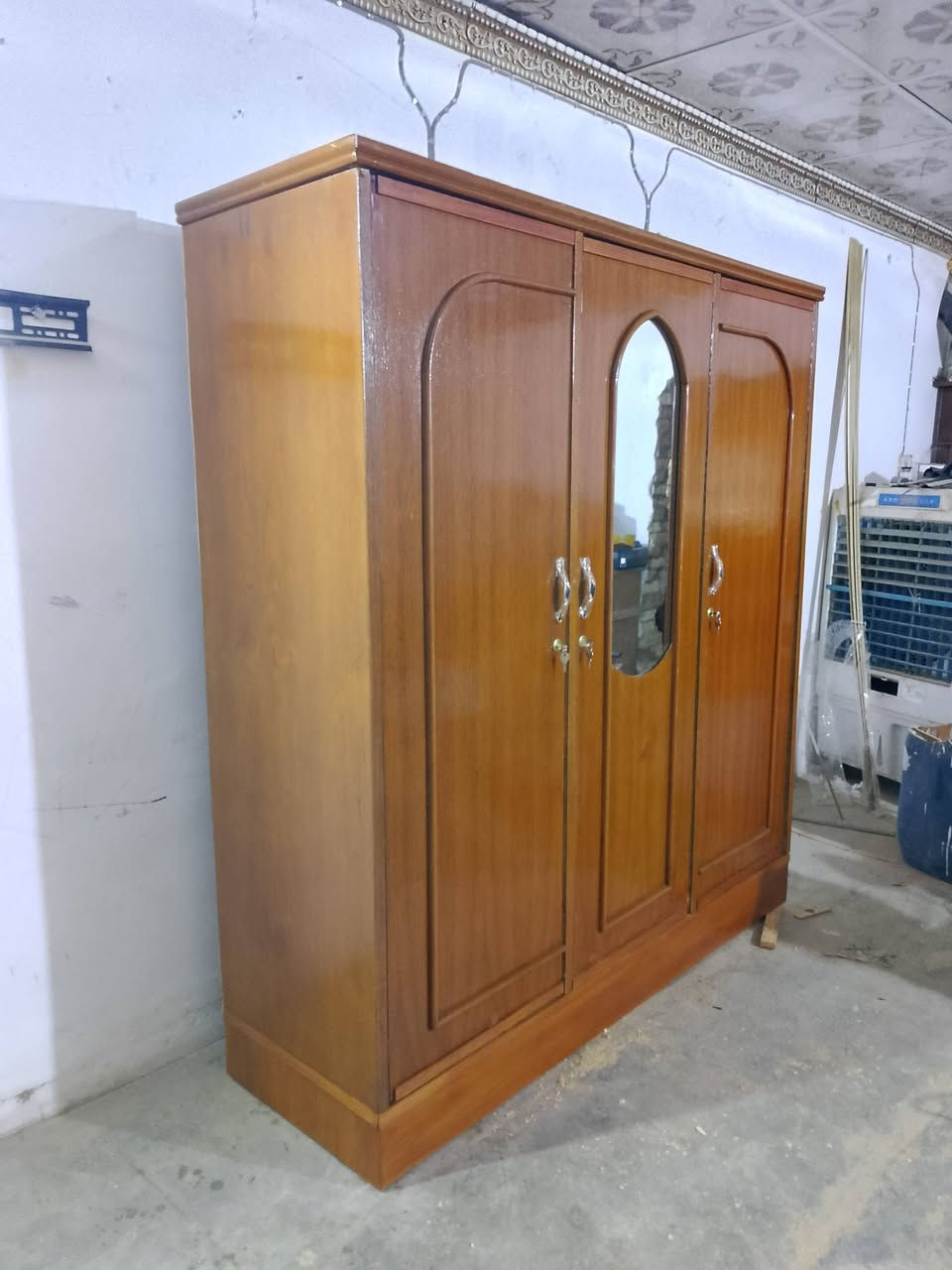 للبيع كنتور صاج 3 ابواب نظيف مابي اي ضرر
السعر 160 العنوان ديالى هبهب يوجد توصيل 
***********
