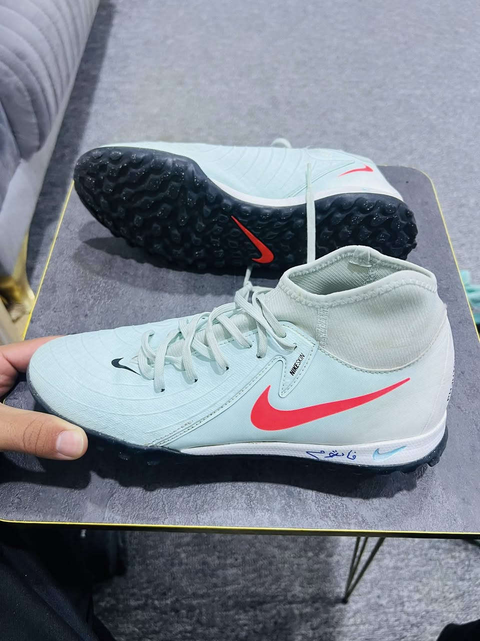 احذيه باله اوربي اصلي نضافه 100‎%‎ بأسعار مناسبه 🔥🔥 كل قطعه وسعرها القطعه الي تعجبك دزها خاص وتدلل  يوجد توصيل الى جميع محافظات العراق 5 آلاف دينار واتساب ***********
