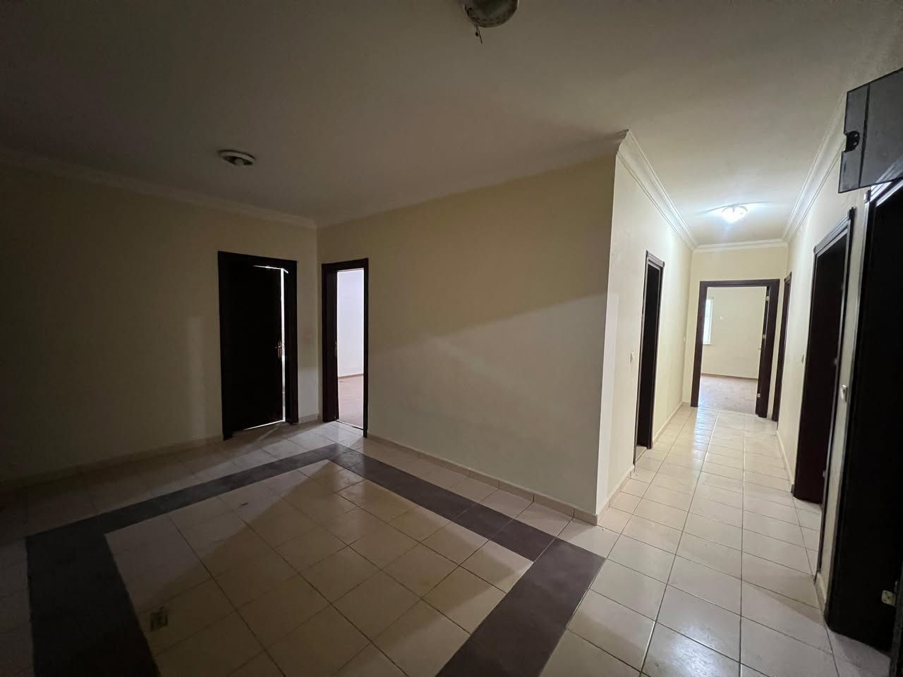 ‏‎شقة للبيع  في مجمع افروستي -دهوك 
‏‎عمارة:B57
طابق:4
‏‎‏‎المساحة ١٨٦م
‏‎غورقة :٣+١
‏‎واجهة. شمال -غرب 
‏‎‏‎اذا كنت ترغب في شراء شقة او بيعه يمكنكم التواصل معنا
‏Tell-0750 147 2738
‏Whatsappe-Viber
