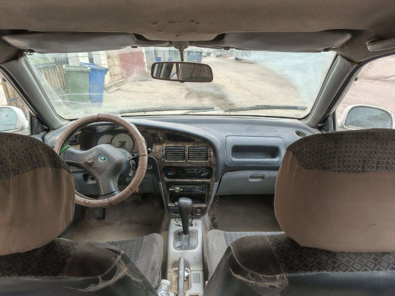 السلام عليكم ورحمة الله
بروتون 2004 كير اتوماتيك رقم بابل الماني 
السيارة مامصبوغة ابلادية يراد ترتيب الها 
السعر 27 ورقة 
***********
