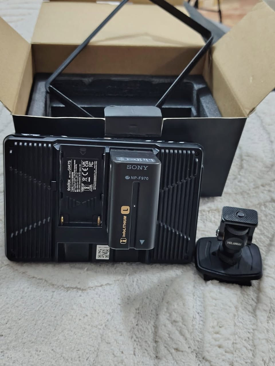 السلام عليكم شاشة Godox 4K  استخدام قليل جديده بعدها ، السعر 250 الف
***********
