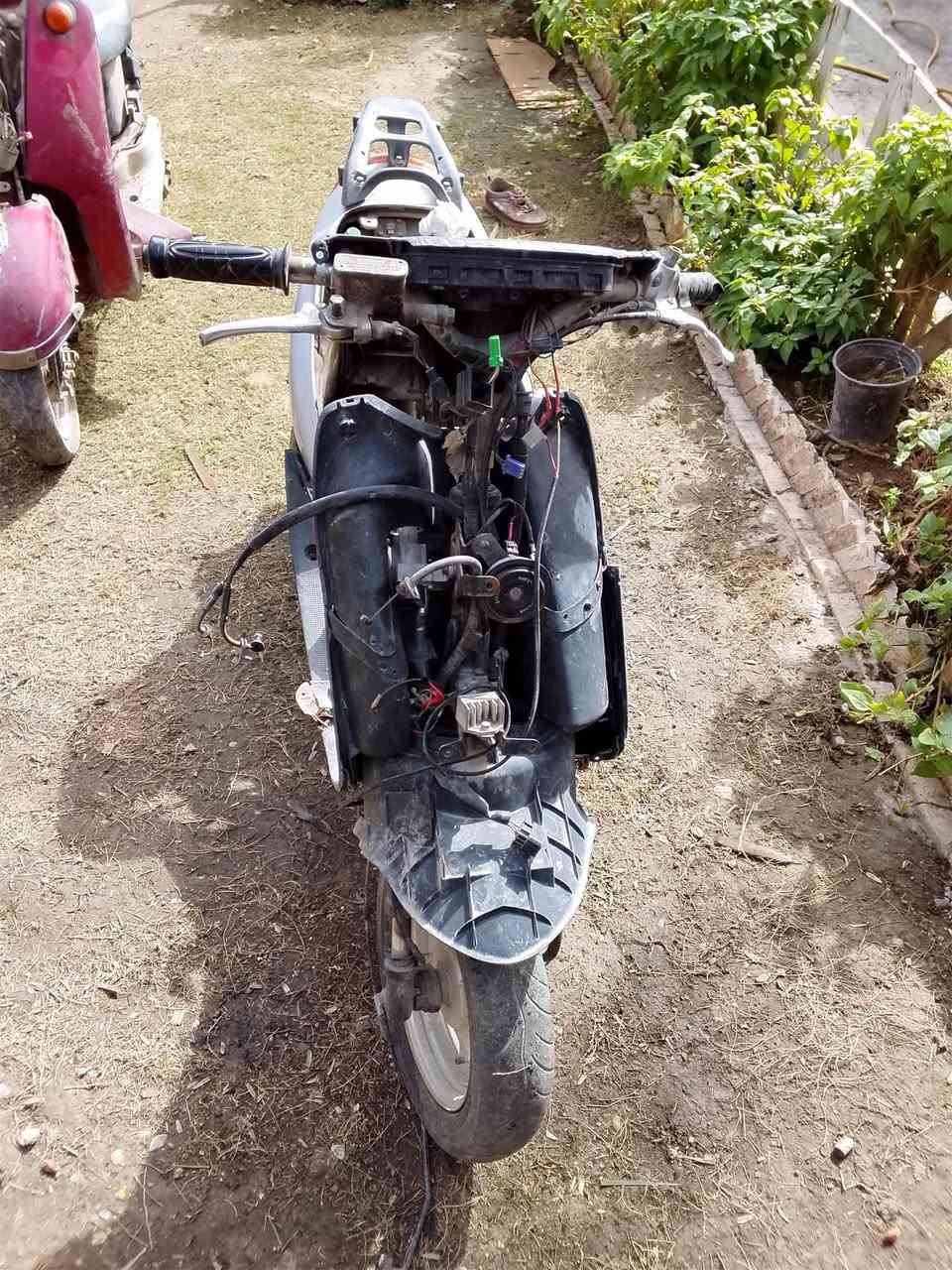 السلام عليكم درجات ثنين 2عصفورية
كلاسك دراجات شغالات بس عوزهن ترتيب ابيع كوم حديد 
كوم حديد 200$وبين مجال ابيع شلع ***********
