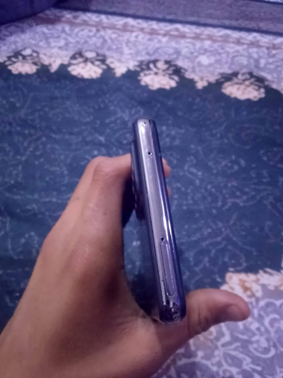 لسلام عليكم سامسونج سي 50 نظيف ذاكره 256 رام 12× 120 فريم بالببجي دبل شريحه السعر125 وبيها مجال مكاني كركوك كوباني ***********
