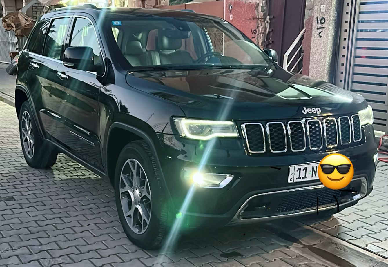 بسم الله الرحمن الرحيم 
من رخصة الادمن 
Jeep Grand Cherokee 
Limited Plus 2019
جيب كراند شيروكي 2019 لمتد بلاص خليجي لون أسود وكالة ليث العبيدي رقم بغـــداد سنويه وهزه جديده بسمي 
لايت زنون 
محرك 6v
فور ويل متعدد الوضعيات 
نظام  /ايكو Eco/ونظام Sport/و Auto Stop لتقليل صرف الوقود 
شفتات استيرن /تحكم استيرن 
شاشه وكامره دواره /شاشه بالكشنات 
 David /شاشه كاربلاي وبلوتوث 
حساس امامي خلفي ورادار جاني وخلفي 
فتحت سقف بنروما 
مخارج USB 
كراسي جلد اوفايت امامي كهرباء حار بارد والخلفي حار 
دبل هوك امامي وخلفي 
دبل كزوز 
ويل كب حجم 20مع تخم تاير دنلوب 
ماشيه 121كم 
ملاحضه/ صار بيه صبغ بالجنطه يمي الرقم دحجه وانصبغت بدون داخل وبدون فتح بدون ايرباك 
للبيع او مراوس حسب القناعه 
السعر 260$بي مجال بسيط 
للاستفسار التواصل على الرقم او على واتس اب 
*********** 
***********
تحياتي للجميع
