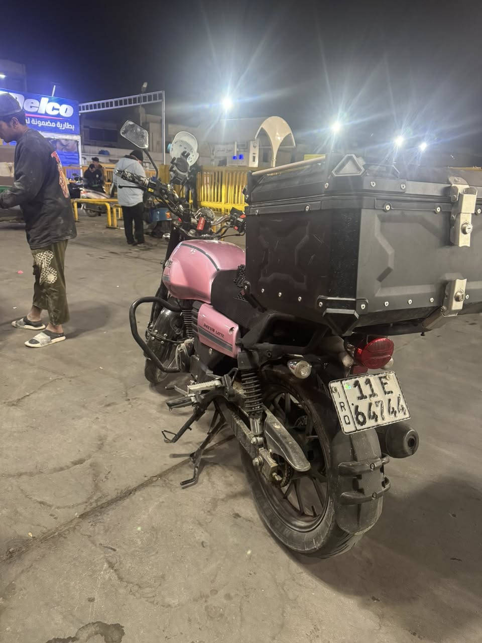 سلام عليكم دايوان لاتي  رقم بغداد(2023)
دراجه جاهزه ومكفوله برغي مامبدل بيهة استخدام شخصي 
دراجه بيهة لايت لد اصلي
مبدل تاير خلفي اصلي مشلن
مبدل زنجيل  ابو الربل الاصلي
ودشالي اصلي خلفي امامي 
بلاضافه وياهة خوذه اصليه من متجر الخوذ الاصليه مشتريهة وبيهة سماعه خوذه اصليه
جفوف اصلي من نفس الماركه مال خوذه 
وياهة زوج جفوف هديه 
مكان دراجه بغداد الحسينيه يم مرور الحسينيه تشتري منا احولك منا 
سعر 3 ملايين و 40 الف 
***********
