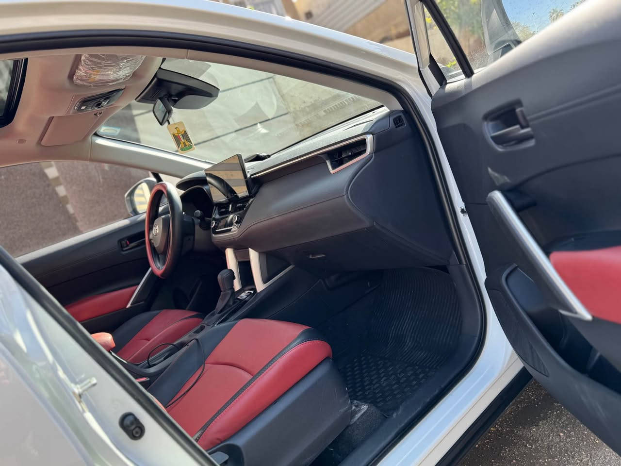 كورلا كروز 2025
ماشية 7k. الف 
داخل جلد احمر واسود 
فول مواصفات 
كشن كهرباء 
مكاني الاعضمية 
*********** بغداد, العراق
