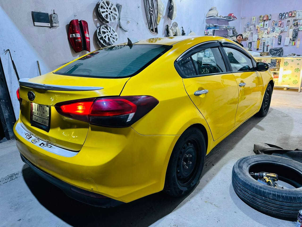 السلام عليكم فورتي 2018ضربته جاملغ وبنيد بدون دواخل شاصي ولغد مكفولات وبيه هاي الطخه بداعميه بسمي ورقم نكليزي بس استلام لوحات مصفره هيئه وغرامات مكينه 2000 دوش كير At السعر116وبيه مجال مكاني ناصريه سوك الشيوخ ***********
