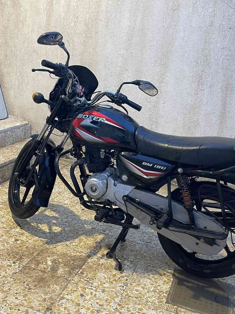 بوكسر كلاسك نضيفه جاهزه من كلشي مشتغله بس10 ايام دلفري ما متعوبه رقم انكليزي وسنويه جديده مكاني البصره
سعرها مليونين 350 وبيها مجال بصيط رقم ***********
