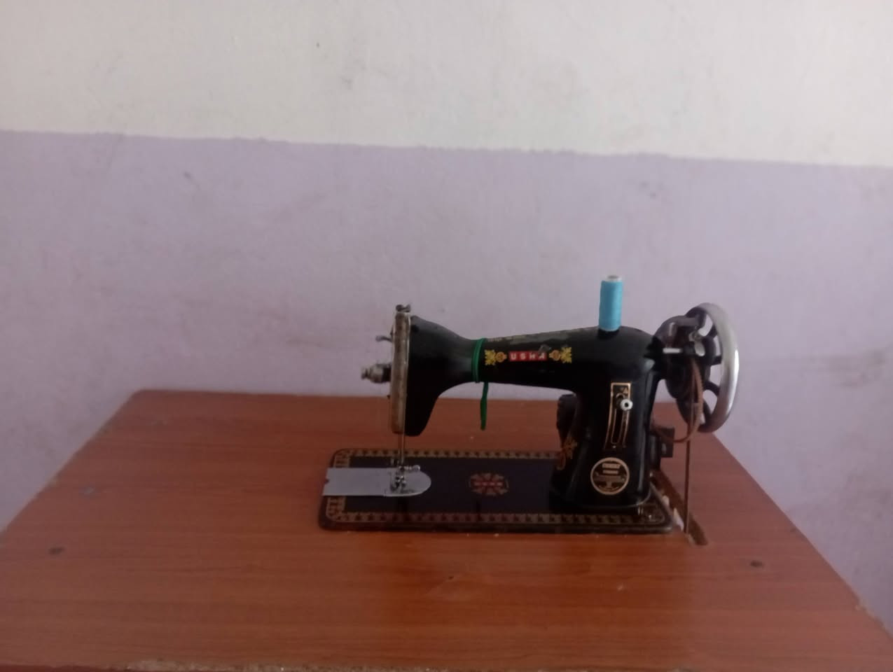 مكينه للبيع نوع فراشه رجل ومطور سعر 100 وبيه مجال ***********
