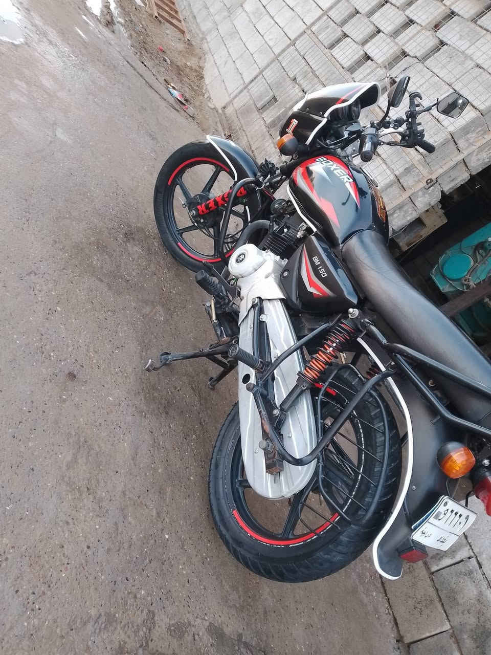 السلام عليكم 
للبيع او مراوس بدايوان او بوكسر جبلي 
بوكسر موديل 23 مرقم بغداد مميز تحويل ثاني يوم 
كله شغاله من التاير للتاير  عده السلف مرات يضرب بوش بس من بارده 
مكاني ديالى الخالص 
سعره خاص ***********
