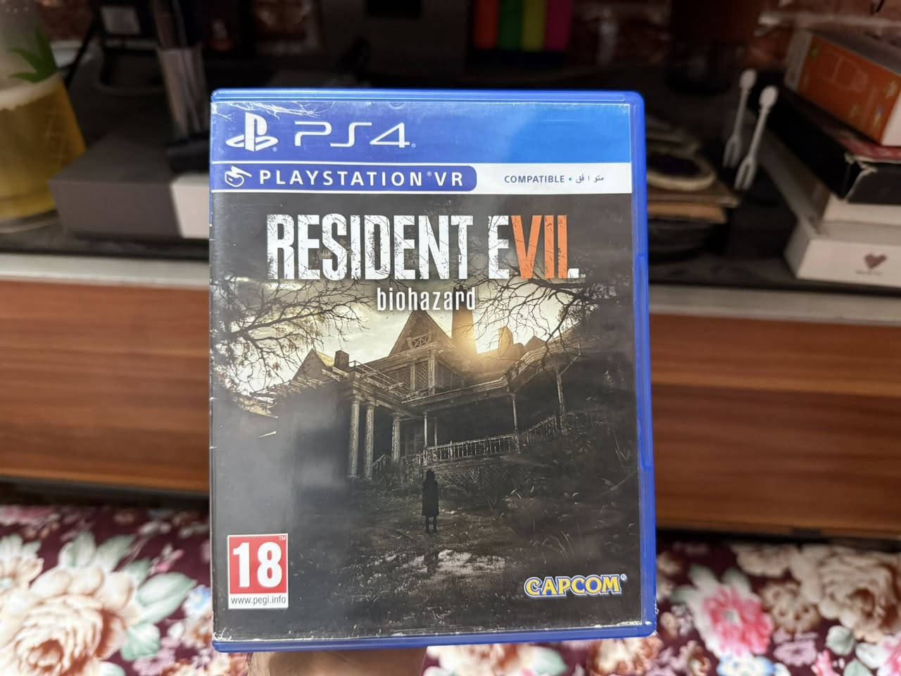 السلام عليكم لعبه رزدنت ايفل 7 نضافه فول مثل ما موضح بصوره نسخه ps4 وتكدر تنزل نسخه ps5 ويه اضافه نهايه لوكس مجاناً من متجر اذا عندك القرص السعر 15 الف قفل مكاني بغداد حي العامل الرقم *********** نسخه عربية
