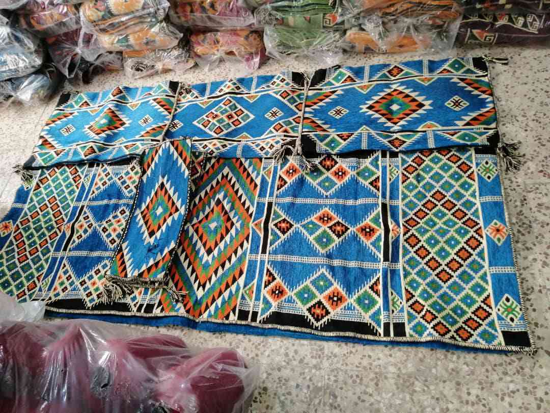 طقم عربي تركي  مقاس 200*70*50.  + 3مخدات + ركوه ونص
موجود كميه.   جمله فقط.   السعر. حسب الكميه للطقم


**إذا كنت صاحب هذا الإعلان وتريد حذفه لأي سبب، رجاءا أرسل رسالة إلى الدعم الفني**