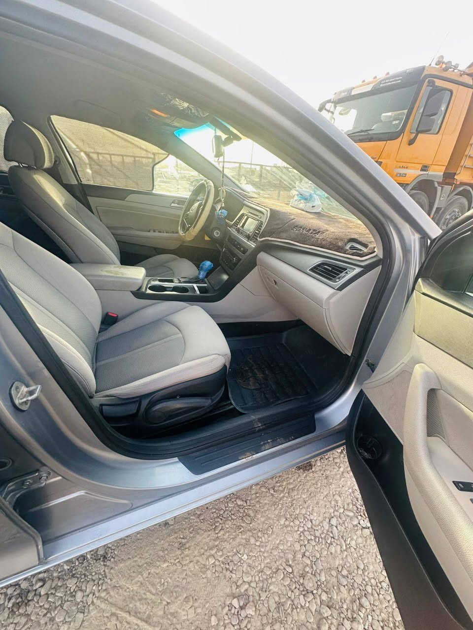 سياره للبيع او اومراوس سونتا 2015 تحويل ثاني يوم سياره مال اخو مابيه نقص جاهزه من كلشي رقم ذي قار 
مكان بغداد ومكلف بلنشر وهذا رقم صاحبه سياره ‏‪***********‬‏لسعر 123وبيه مجال حق شراي
