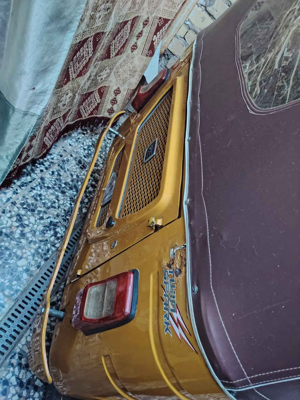 السلام عليكم تكتك واحد و عشرين 
شوفت عينك *********** مكاني مدينت الصدر
