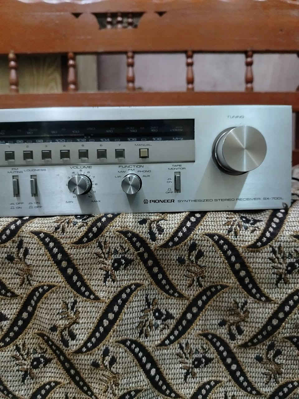 مكلف بالنشر...
مكبرصوت وارديو مدمج رسيفر ماركة بيونير العالمية موديل SX. 700L.الغني عن التعريف. السعر ١٢٥ الف.سماعات ماركة وايرفيلد انكليزي اصلي. السعر٣٥ الف.
راديو فيليبس FM فقط هولندي اصلي. السعر ٤٠ الف. ويوجد توصيل.للتواصل اتصال*********** او واتساب او تفضل خاص
