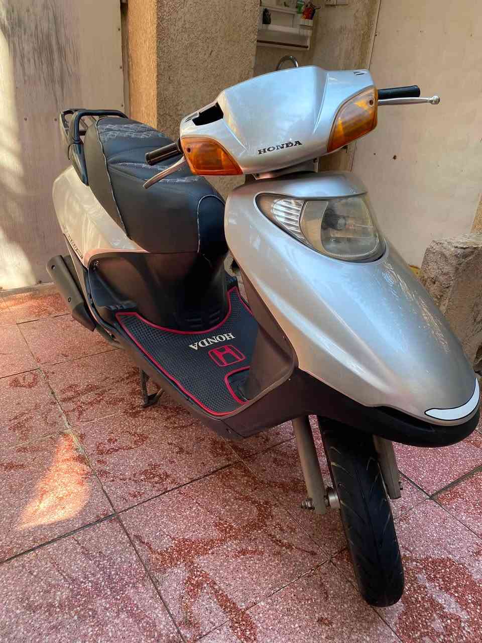 سلام عليكم
سبيسي ياباني للييع
🚨مكينة مفتوحة 
🚨لا تنقص ولا تبخر
تايريات جديدات ☑️ 
سلف جديد ☑️ 
كابرتير جديدة ☑️ 
باتري جديد ☑️ 
✅لايت اشاير كلة شغال
دراجه ناعمة خير من الله
عوزها ترتيبات بسيطة
السعر 🚺: 475.  وبيها مجال بسيط
للاستفسار اكثر اتصل
***********
