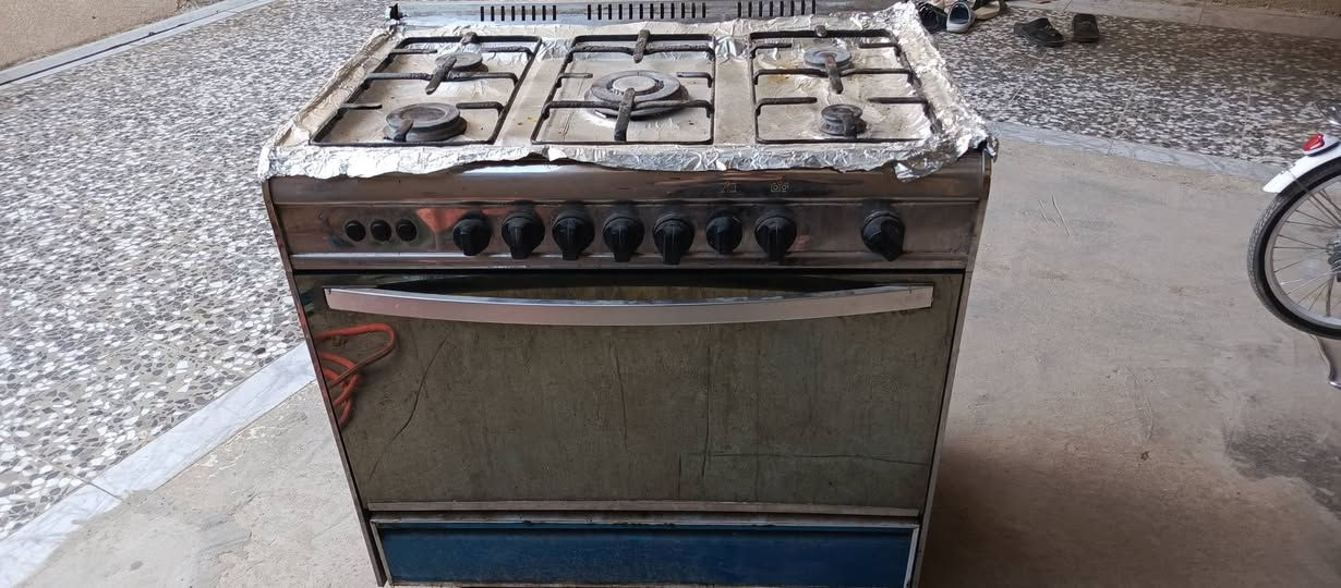 ياالله طباخ على فحص كله شغال حتى الفرن  حله نادر 175 الاتصال ***********
