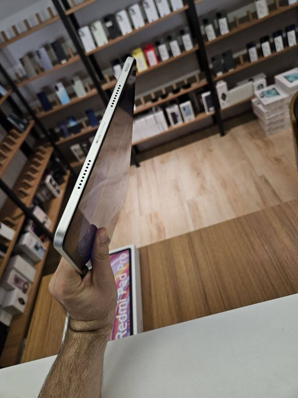 Redmi pad pro 
Ram 8 gb
Storage 256 gb
Snapdragon 7s gen 3
زۆر پاک و خاوێنە هیچ شوختی نییە
ئەشیای هەمووی لەگەڵە
جهاز کلش نضيف ما بيها شخط
مع کامل ملحقات
سعر ٣١٥،٠٠٠ السليمانية, العراق


**إذا كنت صاحب هذا الإعلان وتريد حذفه لأي سبب، رجاءا أرسل رسالة إلى الدعم الفني**