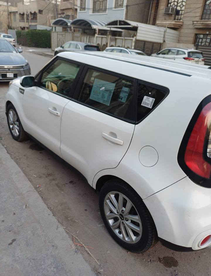 سلام عليكم كيا صول موديل 2018 سياره جديده محرك كير مكفول  رقم بغداد جديد  سعر 120 رقم ***********
